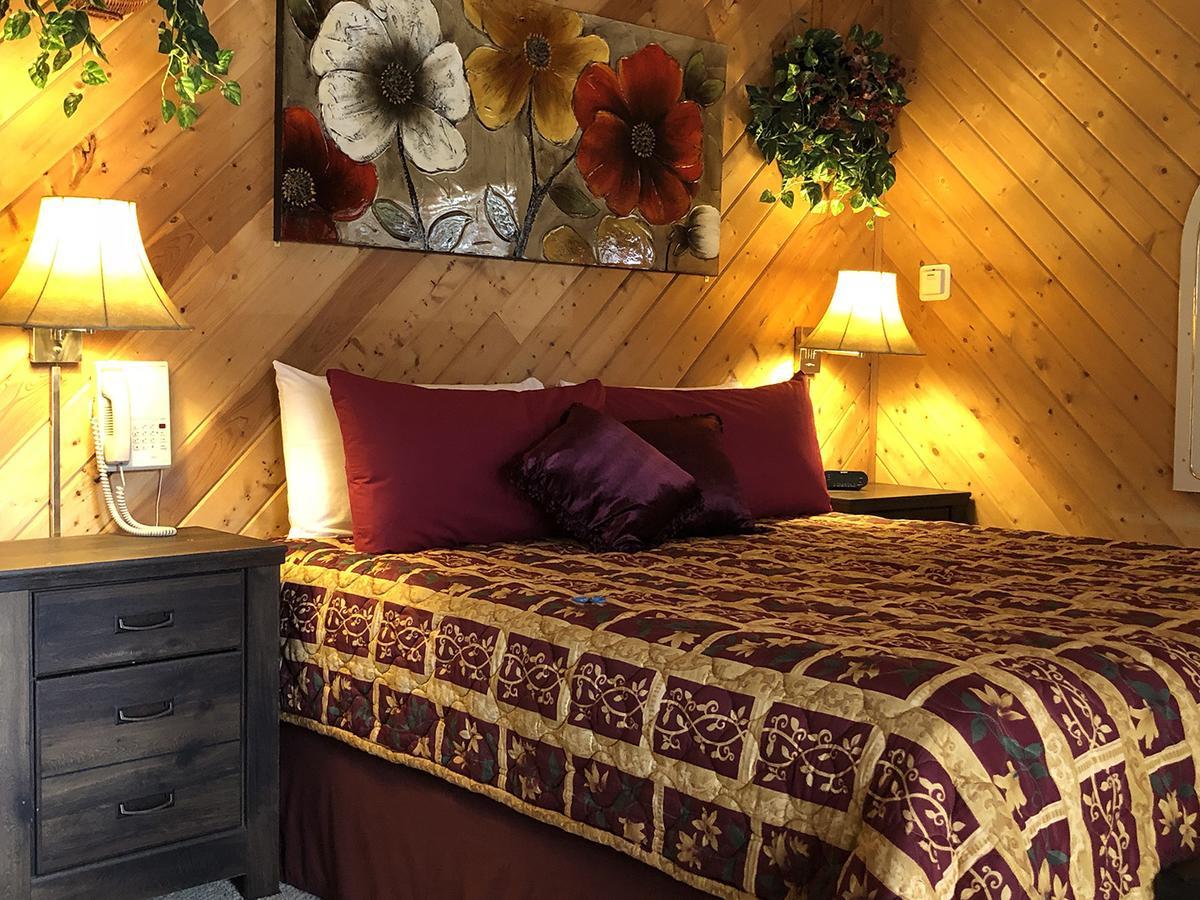 Giant Oaks Lodge Running Springs 外观 照片