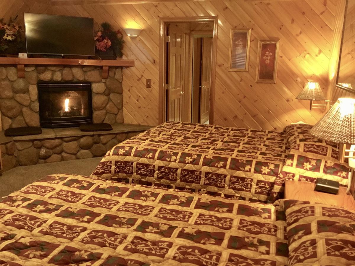 Giant Oaks Lodge Running Springs 外观 照片