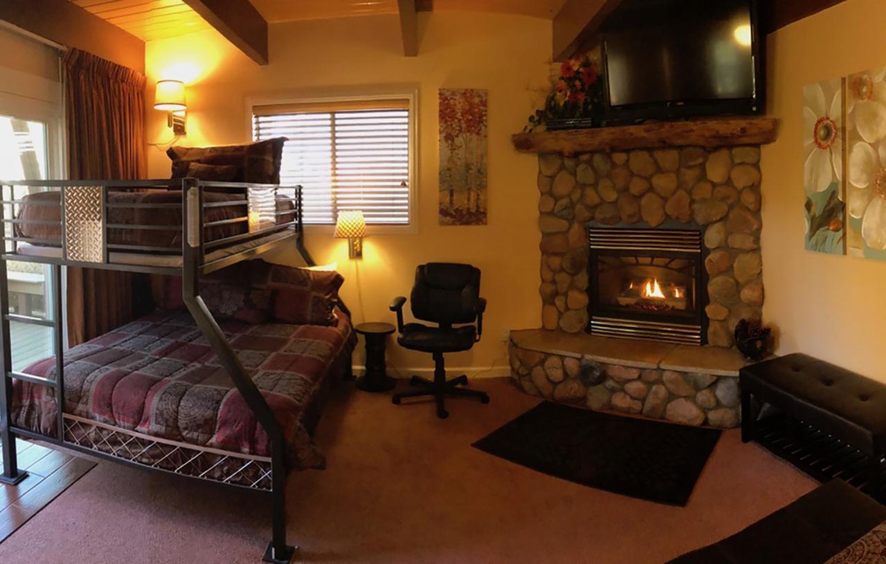 Giant Oaks Lodge Running Springs 外观 照片
