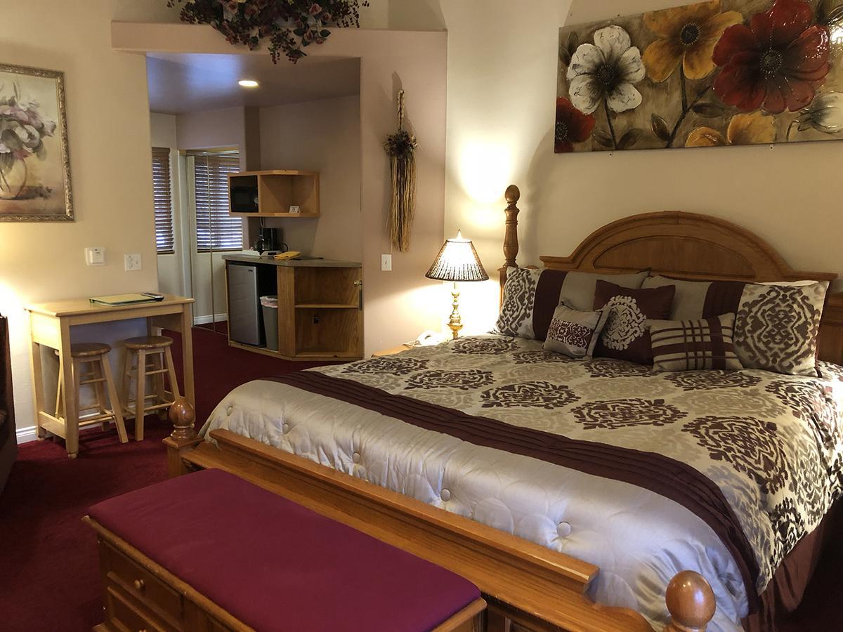 Giant Oaks Lodge Running Springs 外观 照片
