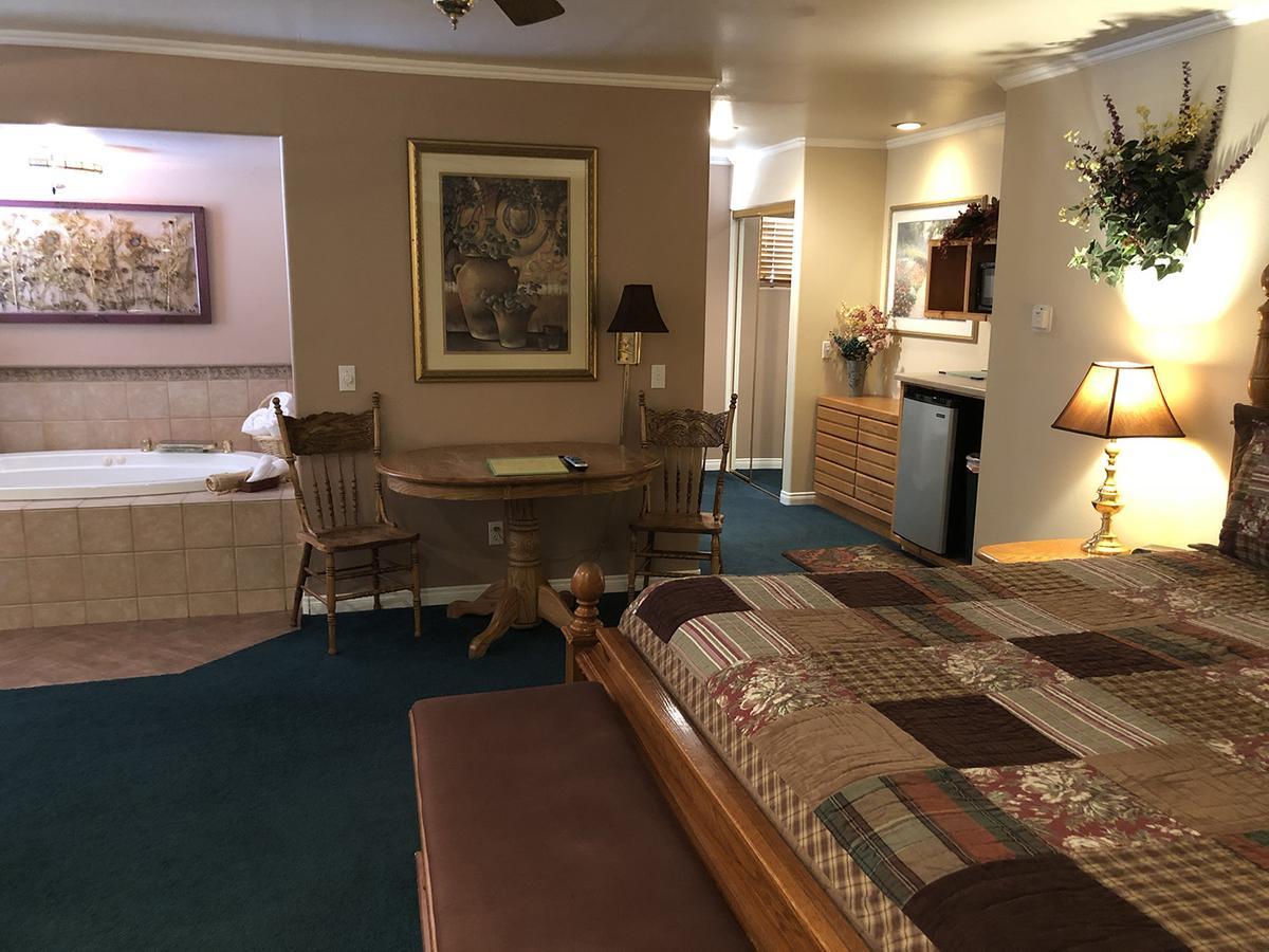 Giant Oaks Lodge Running Springs 外观 照片